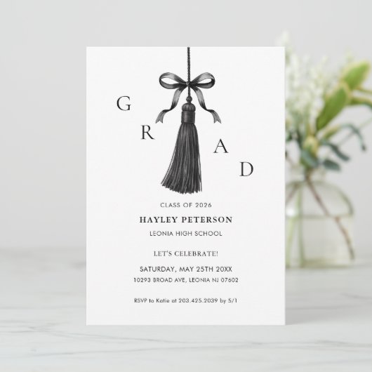 Black Bow Modern Class of 2026 Graduation  案内状 (スタンド正面)