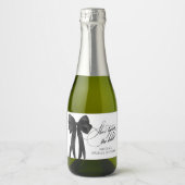 Black Bow She's Tying The Knot Bridal Shower スパークリングワインラベル (正面)