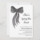 Black Bow She's Tying the Knot Bridal Shower 招待状 (正面)