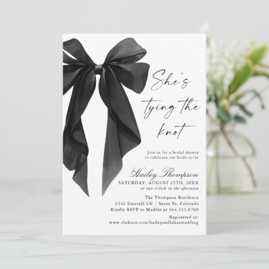 Black Bow She's Tying The Knot Bridal Shower 招待状 (スタンド正面)