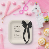 Black Bow She's Tying The Knot Party ペーパープレート (パーティー)