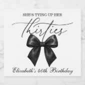Black Bow Tying Up Her Thirties 40th Birthday スパークリングワインラベル (シングルラベル)
