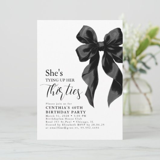 Black Bow Tying Up Her Thirties 40Th Birthday 招待状 (スタンド正面)