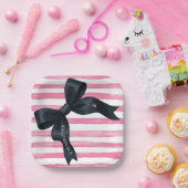 Black Bow with Pink White Stripe Birthday ペーパープレート (パーティー)