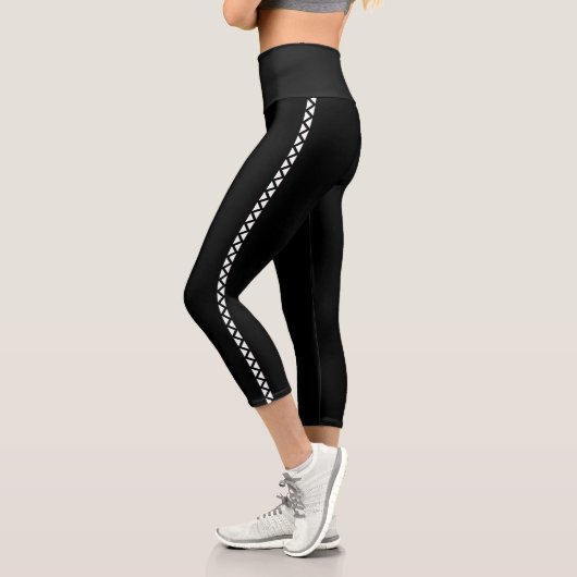 Black Capri Leggings with White Side Stripe カプリレギンス (左)