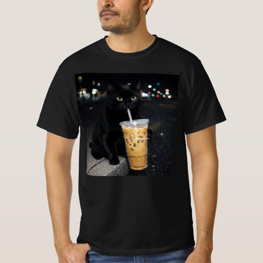 Black Cat Drinking Iced Coffee  Tシャツ (正面)