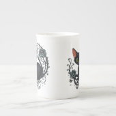 Black Cat in a Flower Cradle  ボーンチャイナマグカップ (正面)