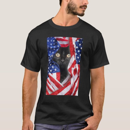 Black Cat in USA Flag 4th of July Men Women Tシャツ (正面)