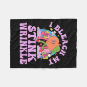 Black Cat Pushing Christmas Tree Funny Cat What Me フリースブランケット (正面(横))