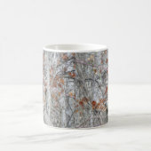 Black Cat Sitting Outdoors コーヒーマグカップ (中央)