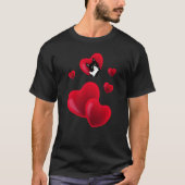 Black Cat Watching Heart Love Valentine Kitty Tシャツ (正面)
