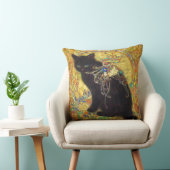 Black cat with mysterious eyes クッション (椅子)