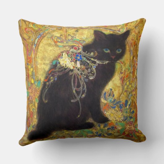 Black cat with mysterious eyes クッション (裏面)