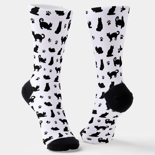 Black Cats and Paw Prints Pattern ソックス (傾斜あり)