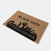 Black Cats Guard This Home ドアマット (アングル)