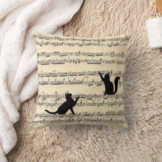 Black Cats on Sheet クッション (ブランケット)