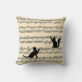 Black Cats on Sheet クッション (正面)