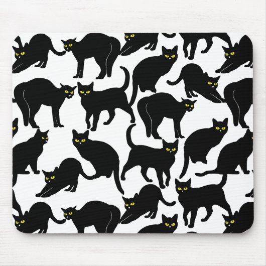 Black Cats on White マウスパッド (正面)