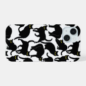 Black Cats on White iPhone 15ケース (裏面横)