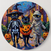 Black Cats Trick-or-Treating in Halloween Costumes 缶バッジ (正面)