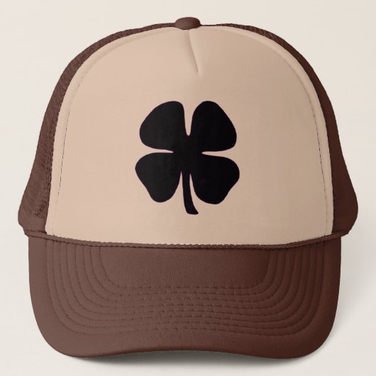 Black Clover tan and brown foam trucker hat キャップ (正面)