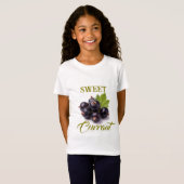 Black Currants With Water Drops & Green Leaf Tシャツ (正面フル)