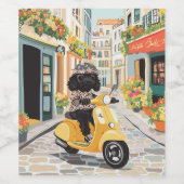 Black Doodle Riding Scooter European City Streets ワインラベル (シングルラベル)