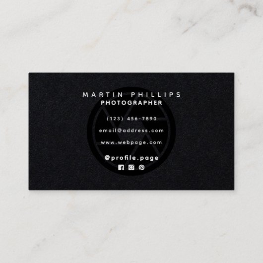 Black elegant camera lens photo and video 名刺 (裏面)