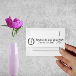 Black Elegant Monogram Wreath White Wedding  招待状ベリーバンド