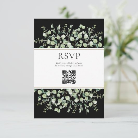 Black Eucalyptus QR Code Wedding RSVP  エンクロージャーカード (スタンド正面)
