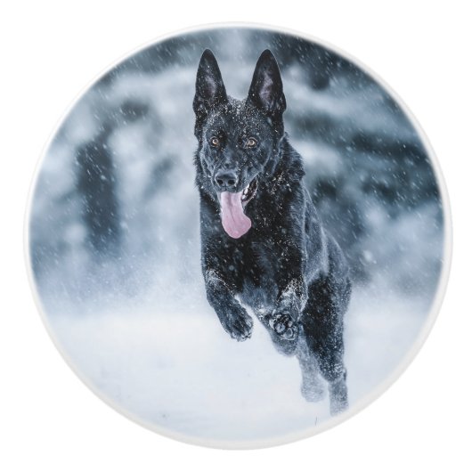 Black German Shepherd in snow Duvet Cover セラミックノブ (正面)