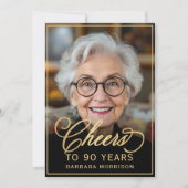 Black & Gold Birthday Cheers to 90 Years Photo 招待状 (正面)