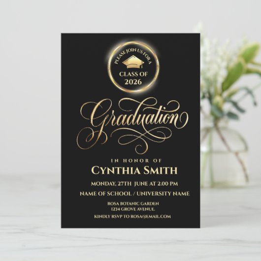 Black & Gold Graduation Invitation | Class of 2026 招待状 (スタンド正面)