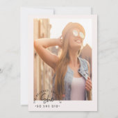 Black Grad Cap Flowers Bow Your Photo Graduation 招待状 (裏面)