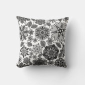 Black Gray White Retro Floral Art Seamless Pattern クッション (正面)