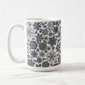 Black Gray White Retro Floral Art Seamless Pattern コーヒーマグカップ (左)