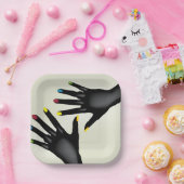 Black Hands with Colorful Nails Pop Art ペーパープレート (パーティー)