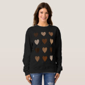 Black History Month Tee Melanin Skin Tone Hearts V スウェットシャツ (正面フル)