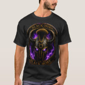 Black Horn – Dark Fantasy Warrior Helmet Purple Li Tシャツ (正面)