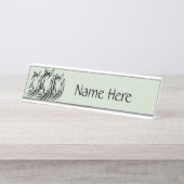 Black Horse Heads on Green デスクネームプレート (正面)