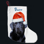 Black Lab Christmas - Santa Dogかわいいラブラドール スモールクリスマスストッキング<br><div class="desc">家飾は、この愛らしいサンタドッグのブラックラボクリスマスストッキングと一致する装飾と一緒に今年のホリデーシーズンあなたの生活の中で特別な子犬を壊す。この黒パーソナライズされたいラブラドールのクリスマスストッキングはラブラお気に入りのドール愛好家の間で行われる。ストッキングは両面で、前面と背面に名前を付けてパーソナライズされる。ブラックラボのクリスマスカード、ホームデコール、ギフトのコレクションを参照する。COPYRIGHT © 2020 Judy Burrows,  Black Dog Art - All Rights Reserved</div>