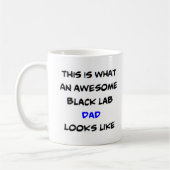 black lab dad, awesome コーヒーマグカップ (左)