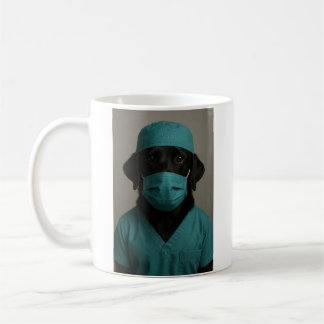 Black Lab in Scrubs コーヒーマグカップ