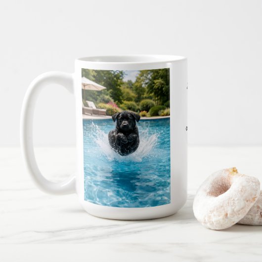 Black Labrador Puppy Pool Plunge コーヒーマグカップ (ドーナツ)