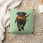 Black Labrador Retriever & Pheasant throw cushion クッション (ブランケット)