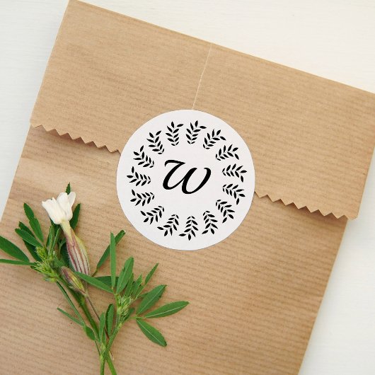 Black laurel wreath monogrammed ラウンドシール