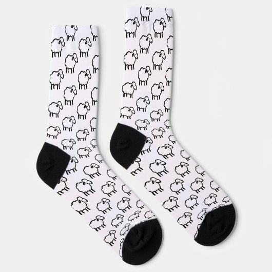 Black Line Sheep – Cozy Animal Ink Design on ソックス (右)