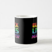 Black Lives Matter レインボータイポグラフィ LGBT 黒 コーヒーマグカップ (中央)