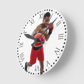 Black Male Boxer Punching Gym Decor ラウンド壁時計 (傾斜)