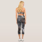 Black Marble Abstract Leggings – yoga pants カプリレギンス (裏面)